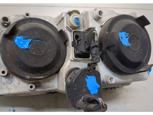 Фара передняя  Volvo S40 / V40 1995-2004 правая 