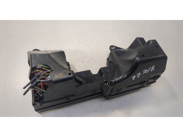 Блок предохранителей Jaguar XF 2007–2012