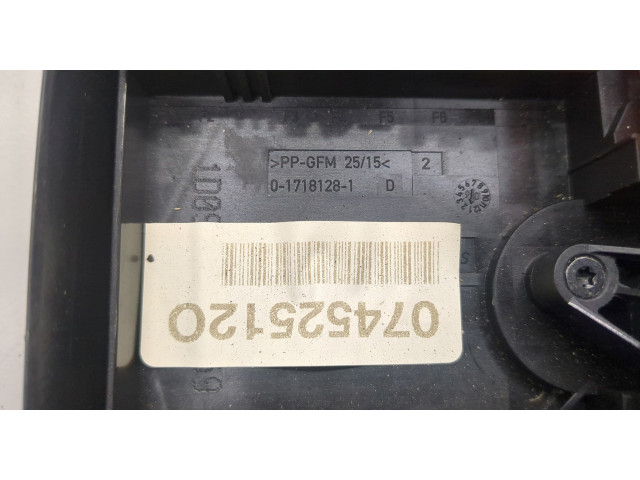 Блок предохранителей  Volkswagen Golf Plus      1K0937125A   