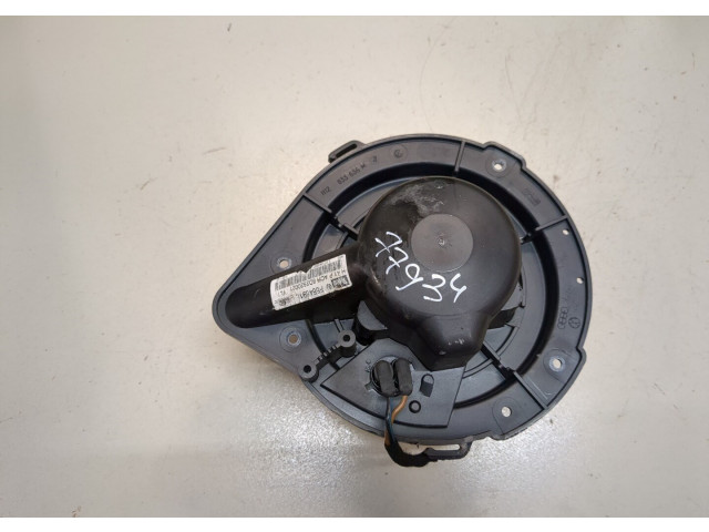 Моторчик печки  Volkswagen Passat 5 2000-2005        