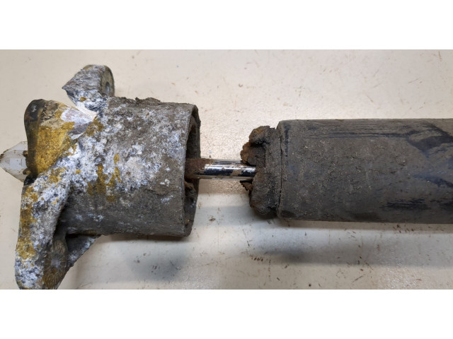 Стойка амортизатора  Audi A6 (C5) 1997-2004      1.9  дизель