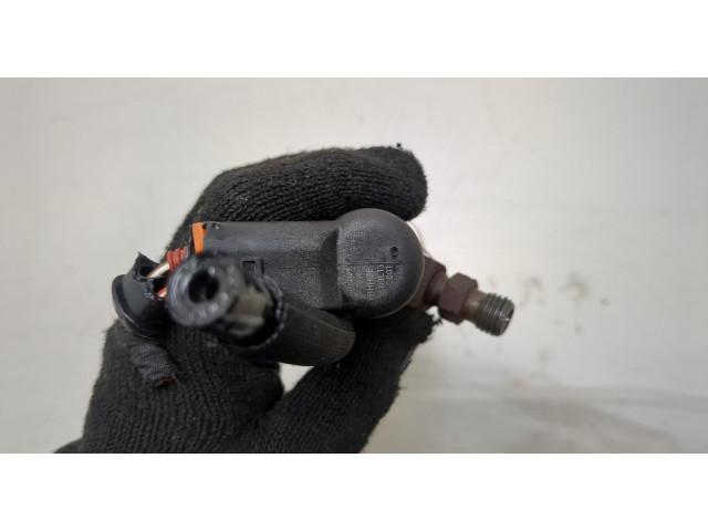 Форсунка топливная  Skoda Rapid    03L130277S     