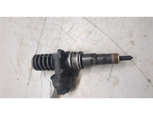 Форсунка топливная  Volkswagen Touran 2003-2006    038130073AG     