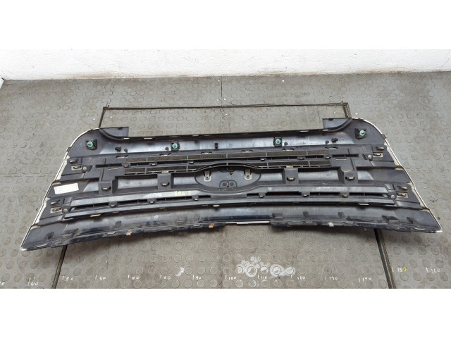 Решетка радиатора  Ford Explorer 2010-2015          