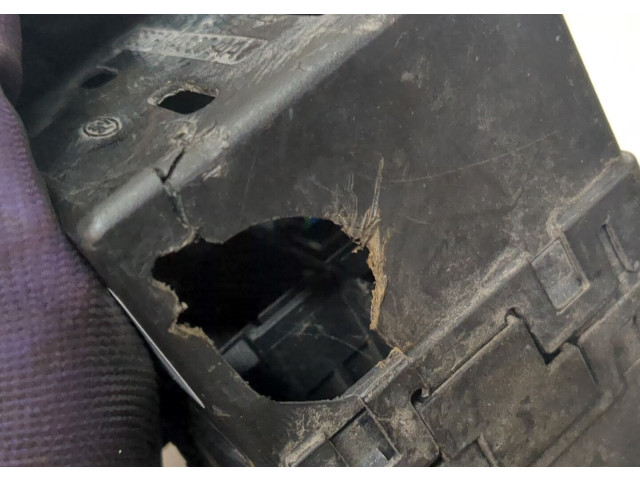 Блок реле  Ford Fusion 2002-2012          1.6