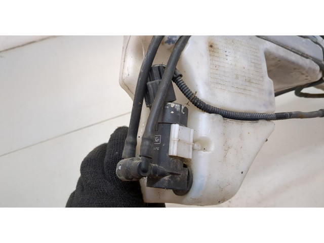 Бачок омывателя  Ford Focus 2 2005-2008    