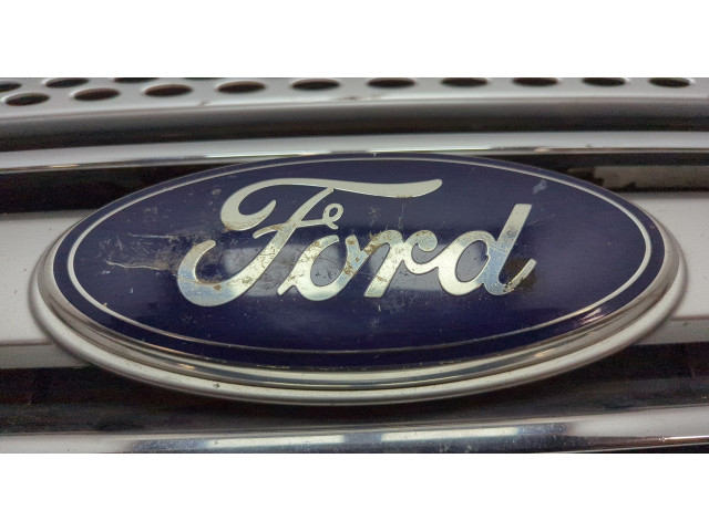 Решетка радиатора  Ford Explorer 2010-2015          