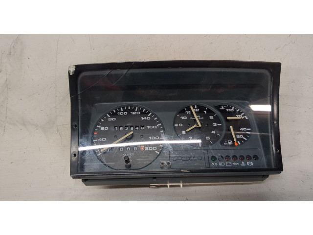 Панель приборов Volkswagen Polo 1990-1994 Бензин