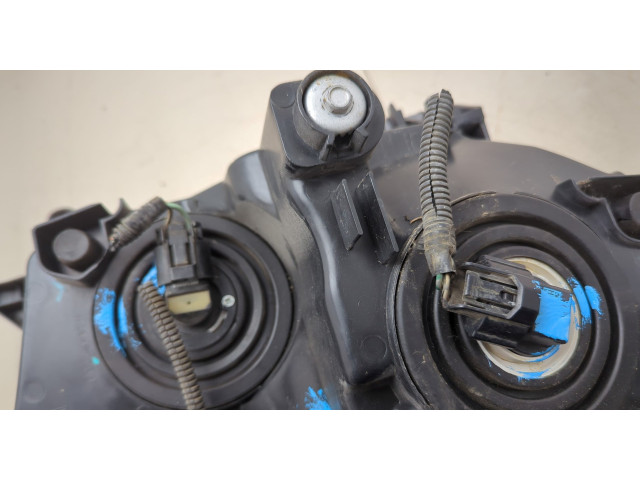 Фара передняя Toyota Sequoia 2008- левая