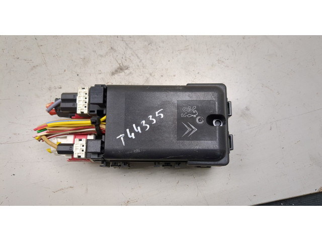 Блок предохранителей Citroen C4 2010-2015