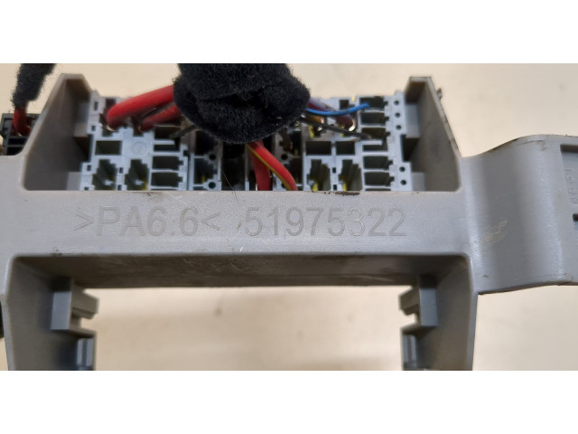 Блок предохранителей Jeep Renegade 51975322