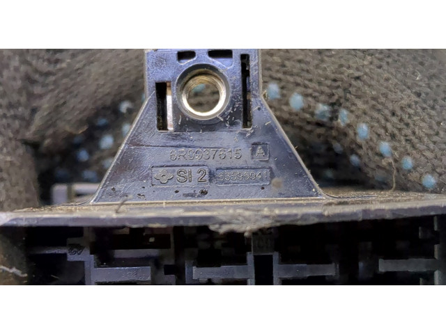 Блок предохранителей Audi Q3 2011-2018 6R0937615