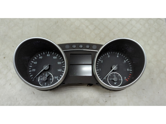 Панель приборов  Mercedes GL X164 2006-2012       A1645403247, A1645400911, A2514420321     