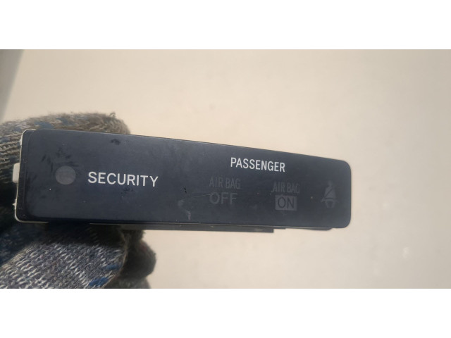 Дисплей бортового компьютера  Toyota Corolla E15 2006-2013 8395002100       