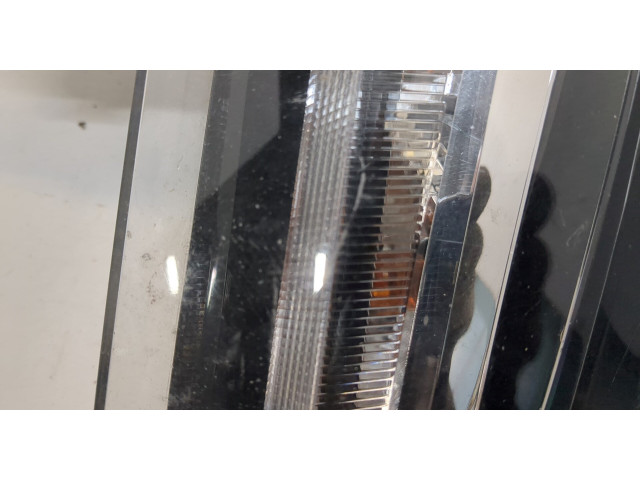 Фара передняя  Cadillac XT4 левая 