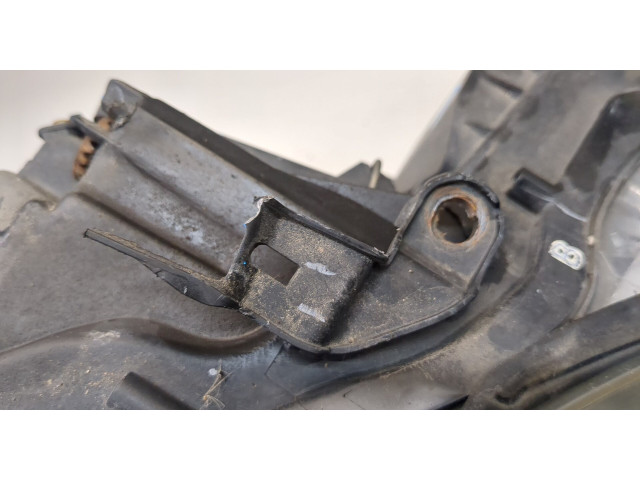 Фара передняя  Lexus IS 2005-2013 правая 