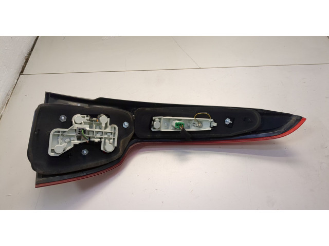 Задний фонарь          