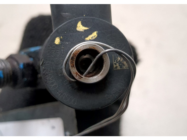 Форсунка топливная  KIA Sorento BL 2002-2011    338004A500, 0445110275     