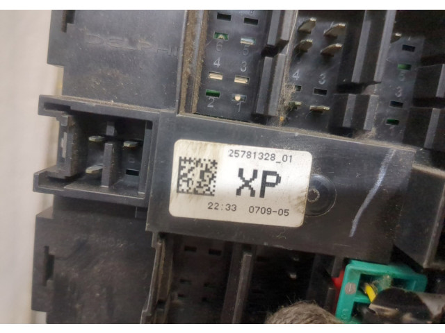 Блок предохранителей Chevrolet Tahoe 2006-2014 25781328