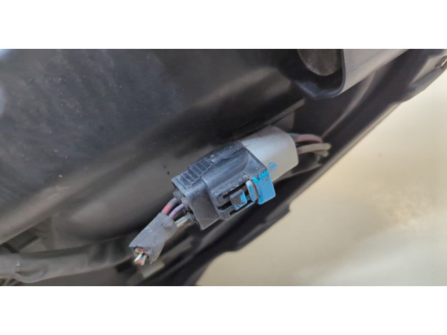 Фара передняя  Toyota Avensis 3 2008-2018 правая 