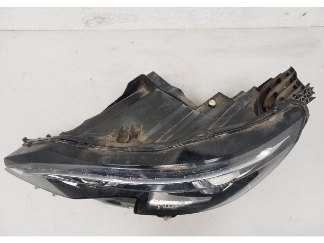 Фара передняя  Peugeot 3008 2016-2020 левая 