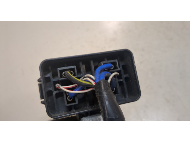 Блок реле Mitsubishi L200 2006-2015 2.5