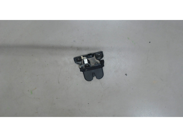 Zámek zadních dveří