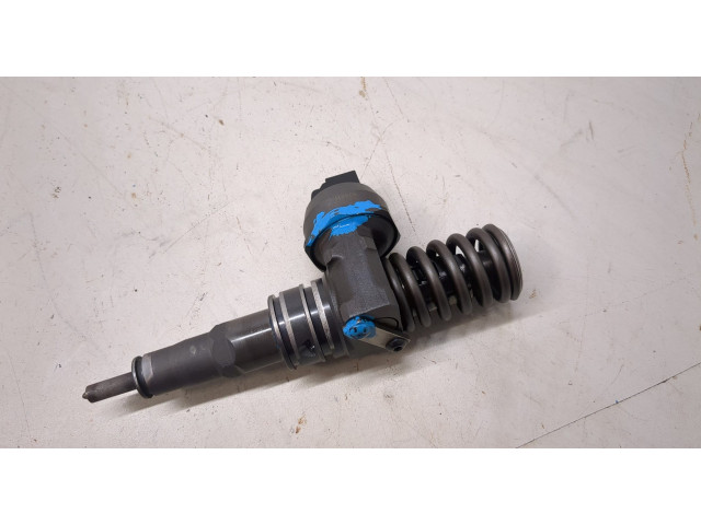 Форсунка топливная  Skoda SuperB 2001-2008    038130073BA, 038130079FX     