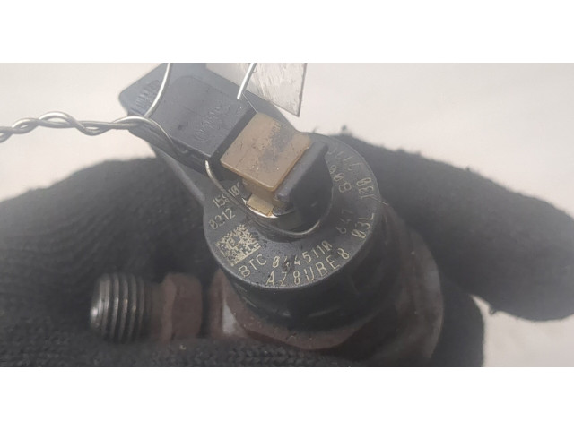 Форсунка топливная  Skoda Yeti 2013-2018    03L130277Q     