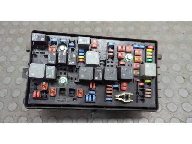 Блок предохранителей  Buick Regal 2009-2017         