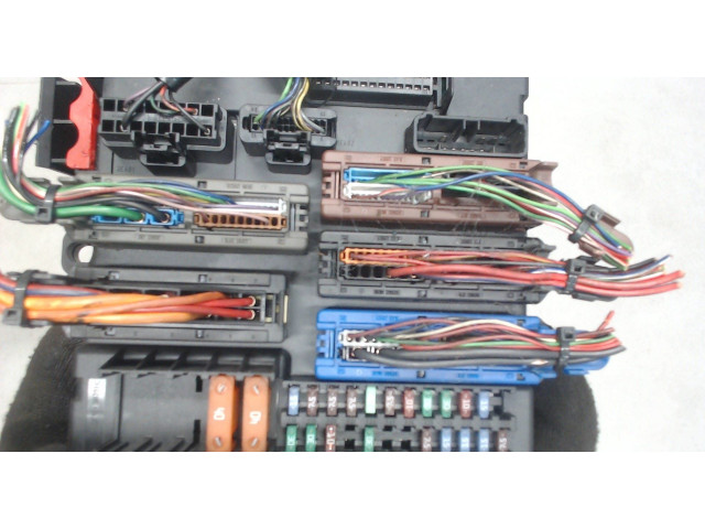 Блок реле  Cadillac BLS 2006-2009          1.9