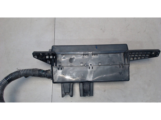 Блок предохранителей  KIA Carnival 2006-2014          2.9