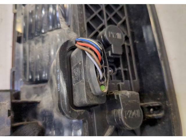 Задний фонарь     2k0945111a   Volkswagen Caddy 2010-2015 