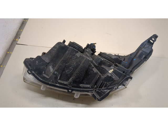 Фара передняя  Peugeot 208 2012-2019 правая 