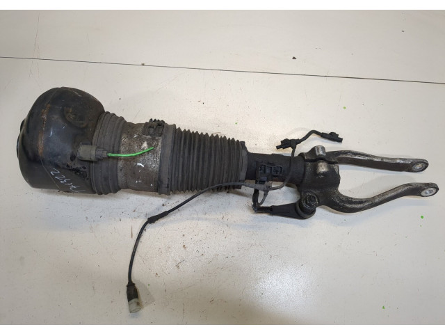 Стойка амортизатора BMW 7 G11, G12 2015-2019 3106877559, 37106899043 7 3 дизель