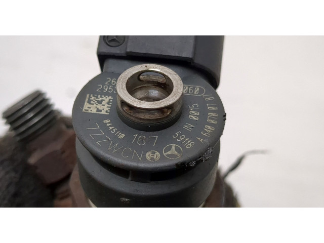 Форсунка топливная Mitsubishi Colt 2002-2012 MN960201