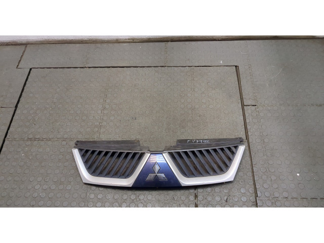Решетка радиатора Mitsubishi Outlander XL 2006-2012 7150A037