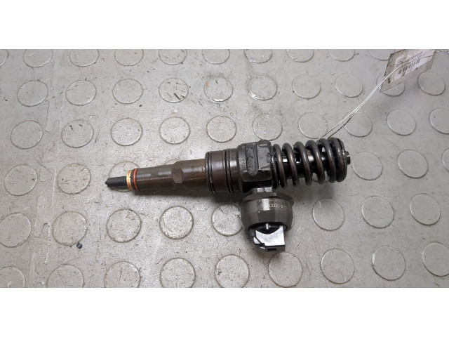 Форсунка топливная  Skoda Roomster 2006-2015    038130073AG     