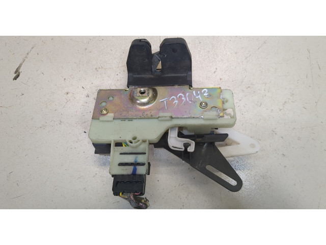 Замок багажника  Volvo V70 2001-2008       