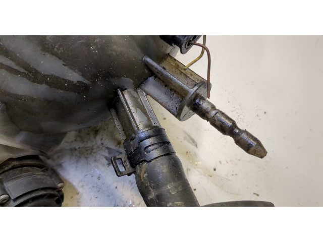 Бачок расширительный Mercedes E W212 2009-2013 A2045000749 2.1