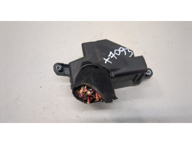 Блок предохранителей Skoda Octavia (A5) 2004-2013