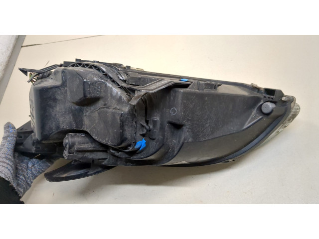Фара передняя Ford Focus 2 2005-2008 правая