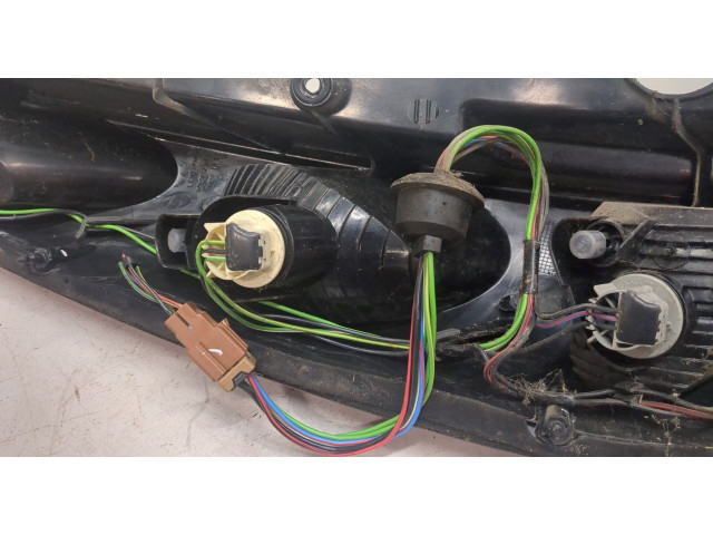 Задний фонарь 26550BU001 Nissan Almera Tino