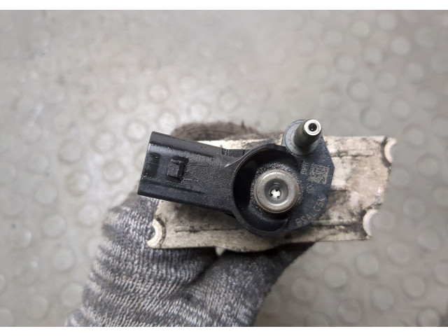 Форсунка топливная  Volkswagen Passat CC 2008-2012    0445116030     