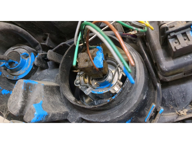 Фара передняя Toyota Urban Cruiser левая