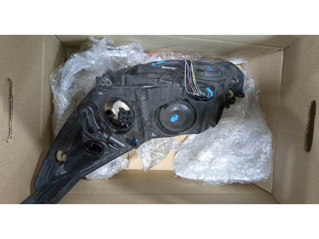 Фара передняя  Ford Focus 3 2011-2015 правая 