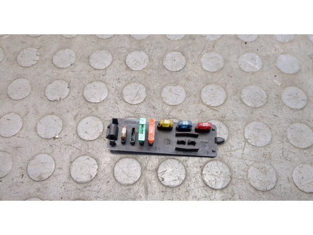 Крышка блока предохранителей Citroen Berlingo 2008-2012