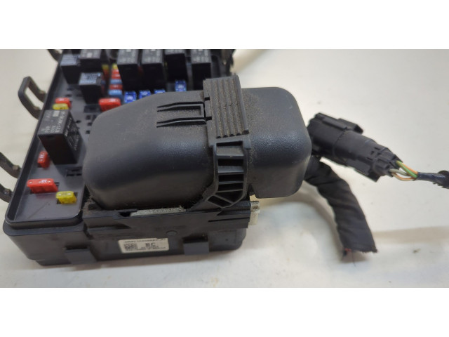 Блок предохранителей Lincoln MKZ 2016-2020 HG9T14D068BC