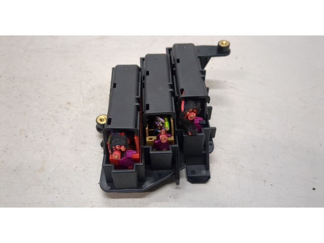 Блок предохранителей  Audi A6 (C6) 2005-2011         