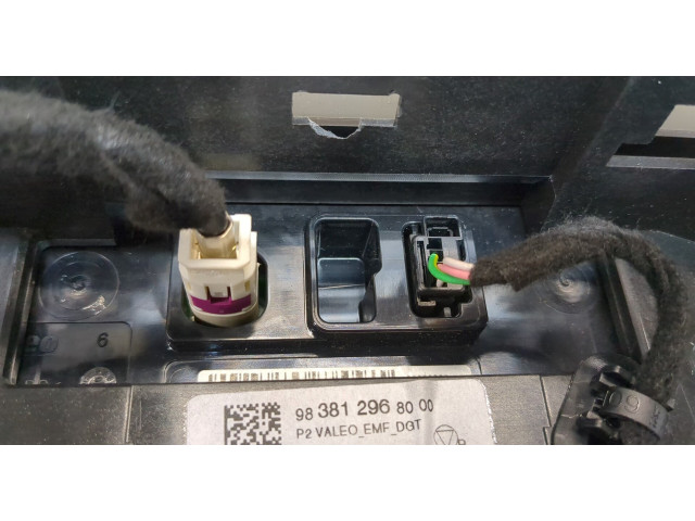 Дисплей бортового компьютера  Peugeot 2008 2019-2023         